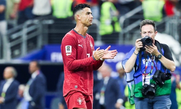 Ronaldo chia tay World Cup sau khi bị Tây Ban Nha loại. (Ảnh: Imago)