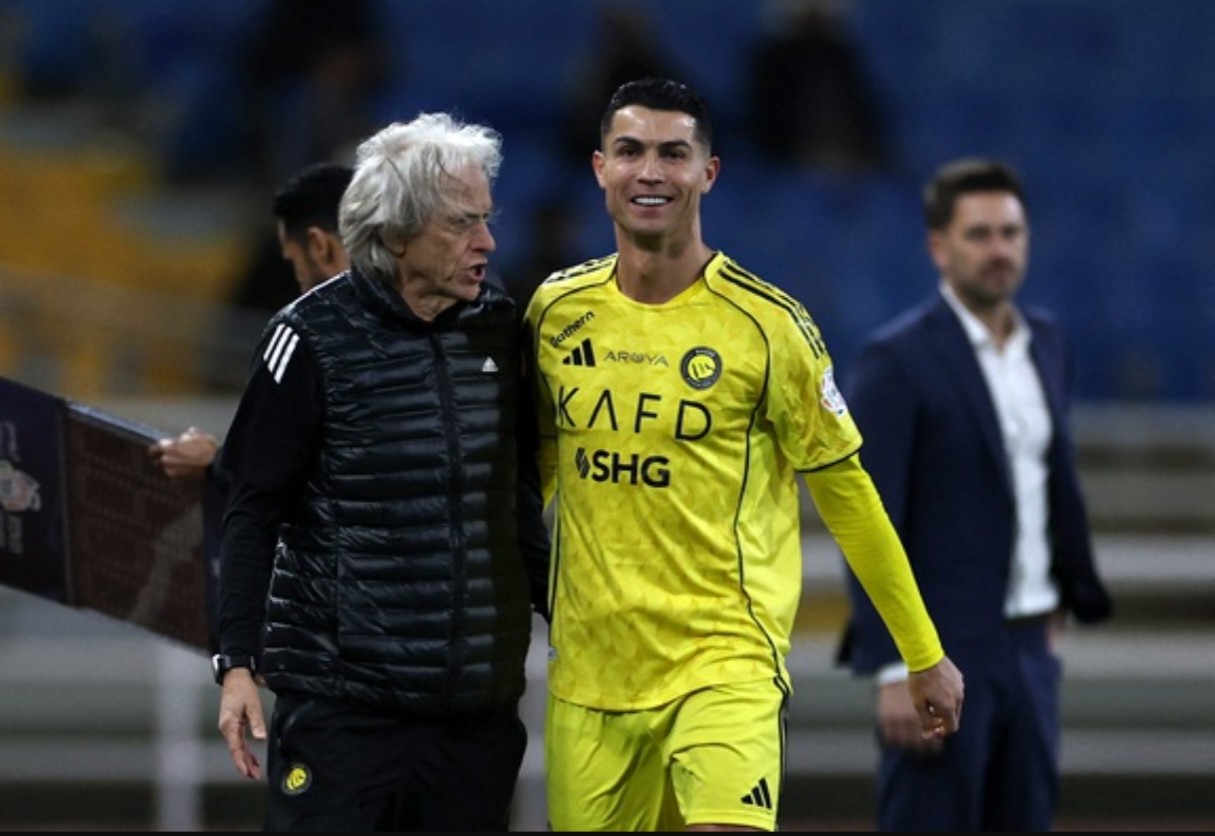 Jesus từng dẫn dắt Ronaldo tại Al-Nassr.