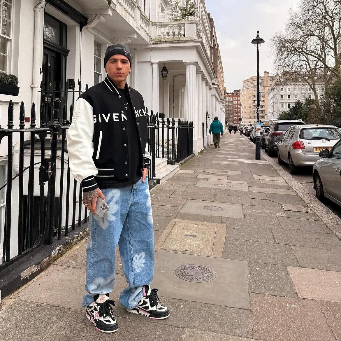 Chất Argentina theo chân anh tới mọi sân khấu. Ảnh: Enzo Instagram.