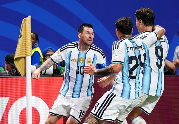 Argentina ngược dòng ngoạn mục trước Ai Cập. 