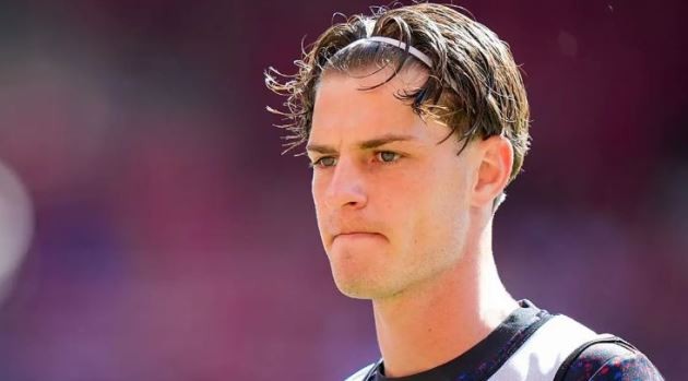 Alex Scott là một mục tiêu của MU. Ảnh: Getty Images.