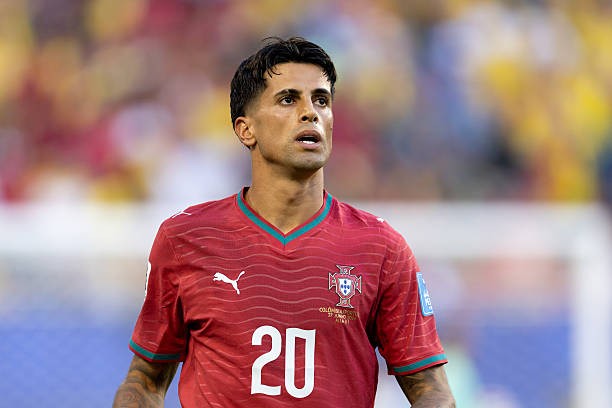 Joao Cancelo sắp được Barcelona mua đứt.