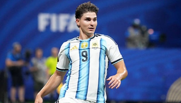 Barcelona quyết tâm sở hữu Julian Alvarez.
