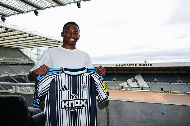 Toure là thương vụ đầy hứa hẹn của Newcastle. Ảnh: Getty Images. 