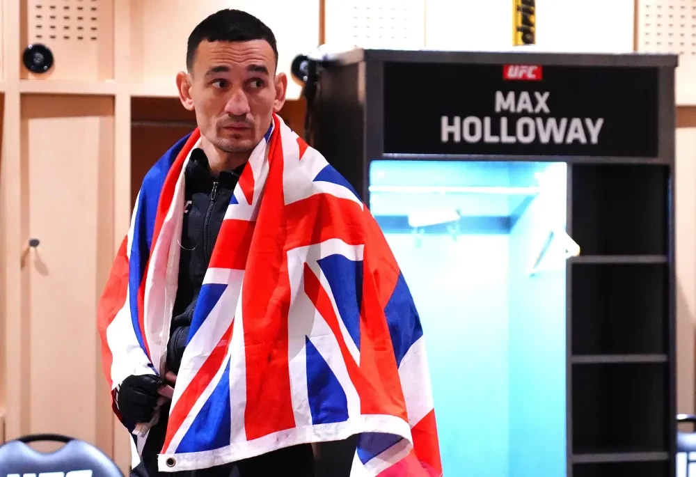 Max Holloway khởi động trước trận đấu tại UFC