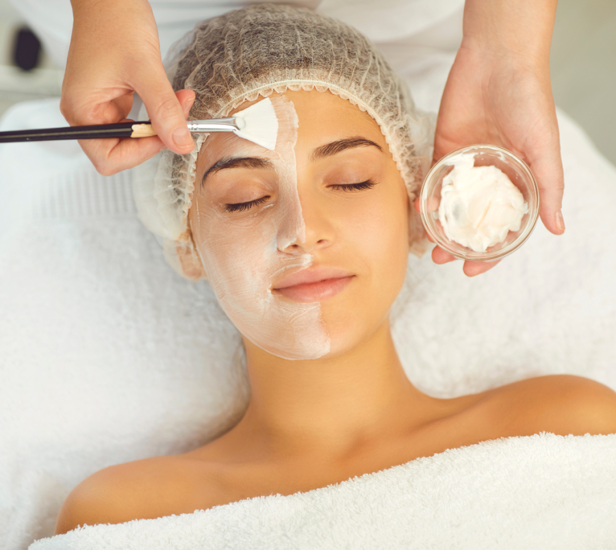 Để bù đắp lượng dầu đã mất, tuyến bã nhờn sẽ tăng cường hoạt động, khiến da nhanh bóng chỉ sau một thời gian ngắn. 