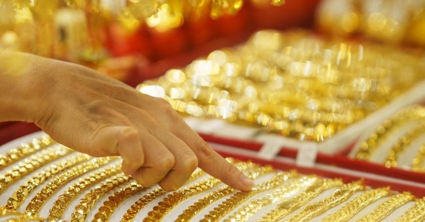 Giá vàng thế giới đang trên đà phục hồi mạnh mẽ sau khi nhận được sự hỗ trợ từ các dữ liệu kinh tế Mỹ kém khả quan.