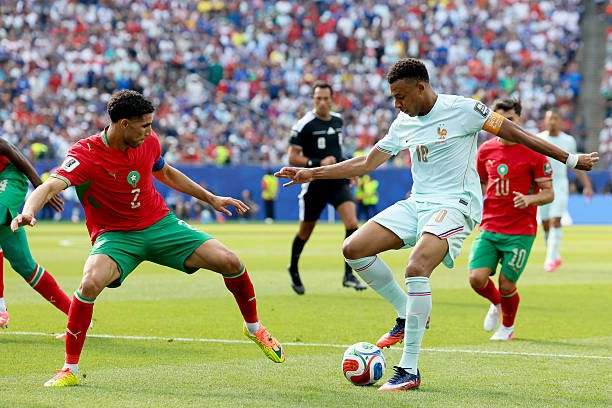 Kylian Mbappe tỏa sáng sau khi đá hỏng phạt đền. Ảnh: Getty Images