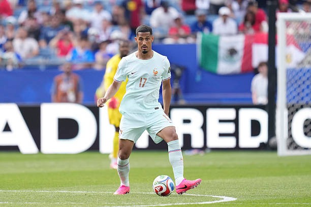 William Saliba (7.4): Anh vẫn duy trì được sự điềm tĩnh thường thấy và thực hiện rất nhiều đường chuyền chính xác. Đây không phải là một thử thách quá khó khăn đối với trung vệ này. Ảnh: Getty Images