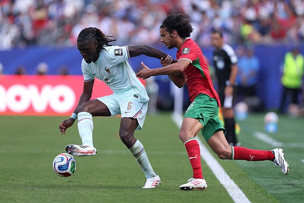 Manu Kone (7.2): Anh thực hiện một vài pha can thiệp phòng ngự rất gọn gàng ngay từ đầu trận, mang đến một màn trình diễn vô cùng chắc chắn. Ảnh: Getty Images