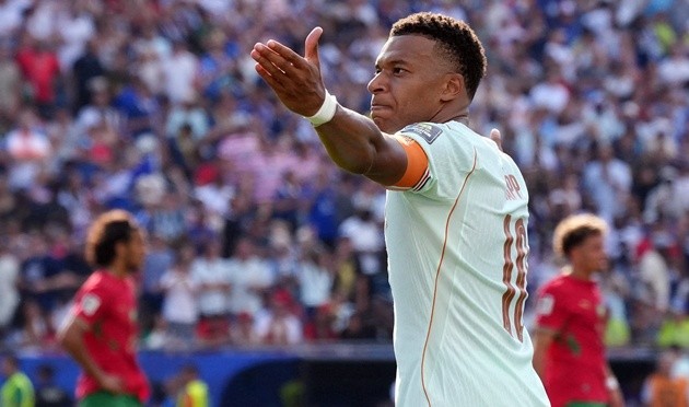 Deschamp ca ngợi bản lĩnh của Mbappe. (The Guardian)