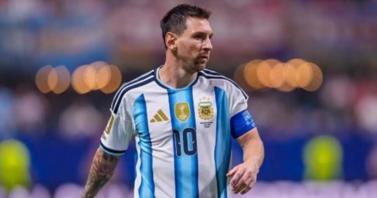 HLV trưởng tuyển Tây Ban Nha dành những lời khen ngợi cho Messi. Ảnh: Getty Images.