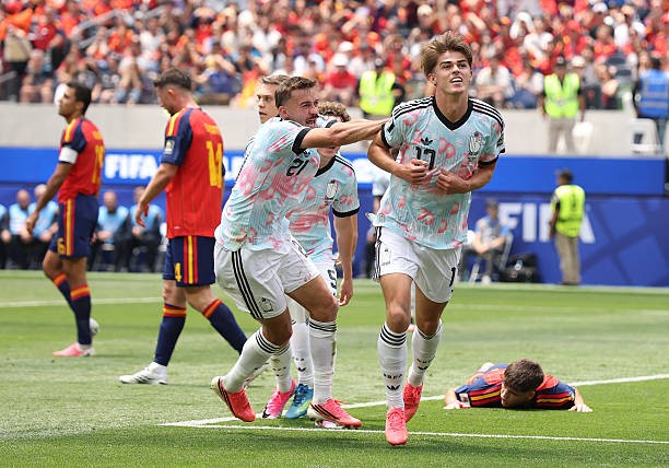Bỉ là đội đầu tiên xuyên thủng mành lưới của Tây Ban Nha ở World Cup năm nay 