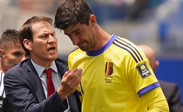 Bỉ thủng lưới sau khi Courtois rời sân. (EFE)