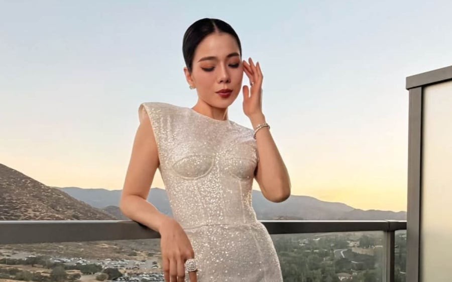 Lệ Quyên tung ảnh quyến rũ, bất ngờ đăng đàn đầy ẩn ý
