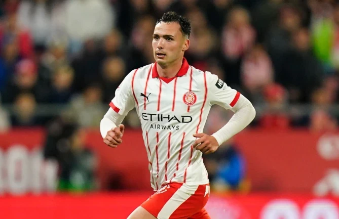 Arnau Martinez là chữ ký đáng cân nhắc với Liverpool. Ảnh: Iconsport.
