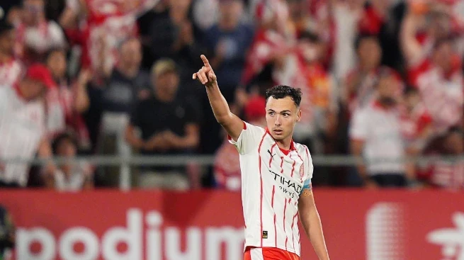 Martinez có thể đá đa năng. Ảnh: Getty Images.