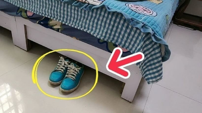 Trong quan niệm dân gian, đôi dép không chỉ là vật dụng đi lại mà còn chứa đựng nhiều ý nghĩa phong thủy.
