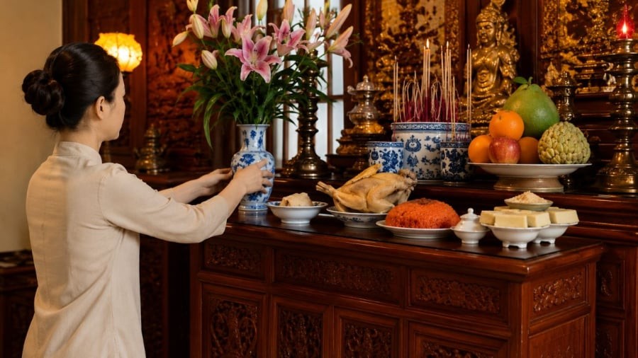 Ba thứ hạ khỏi ban thờ sau khi thắp hương để ban thờ gọn gàng sạch sẽ