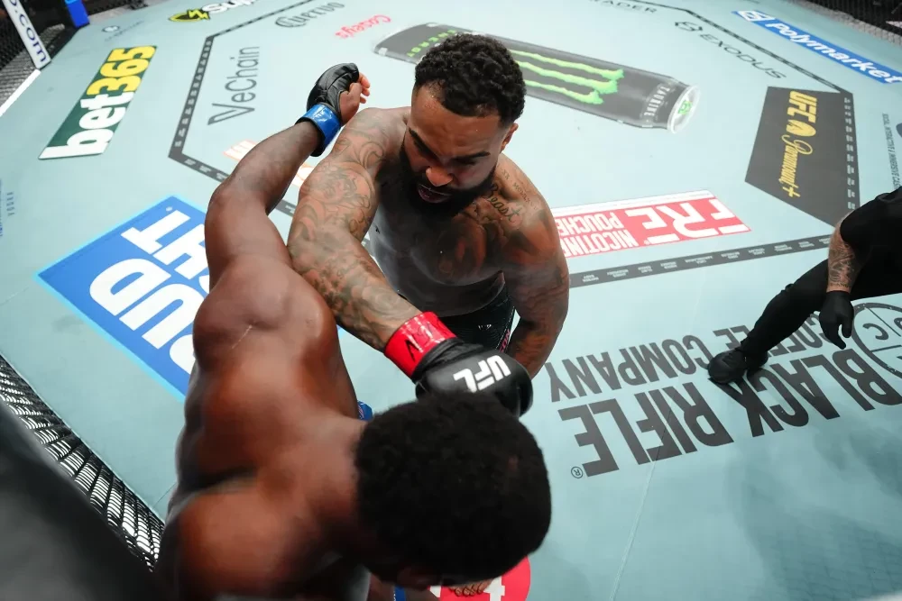 Gable Steveson strikes Elisha Ellison