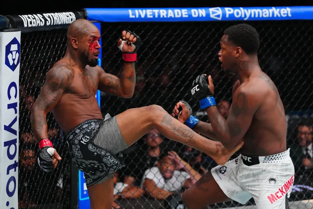 Trận đấu giữa King Green và Terrance McKinney tại UFC 329