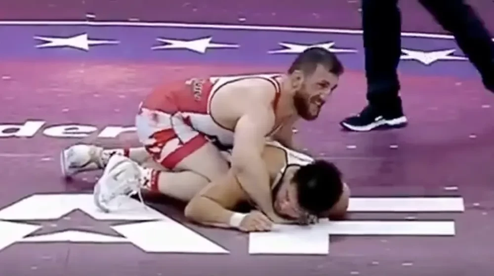 Merab Dvalishvili và Henry Cejudo thi đấu