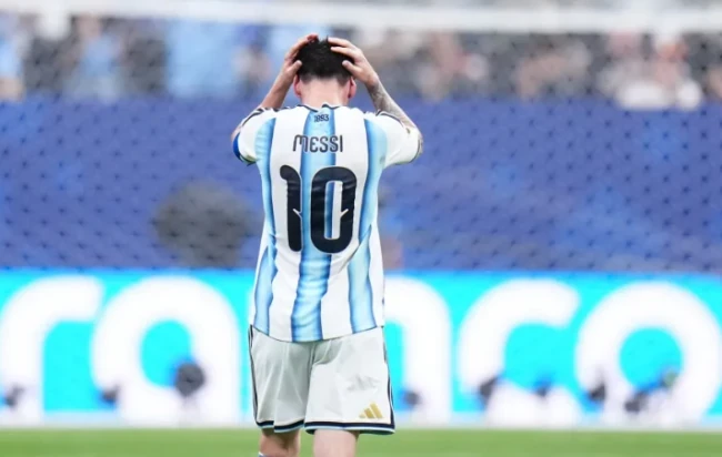 Tuyển Anh sẽ ngăn chặn Messi như thế nào? Ảnh: Icon Sports.