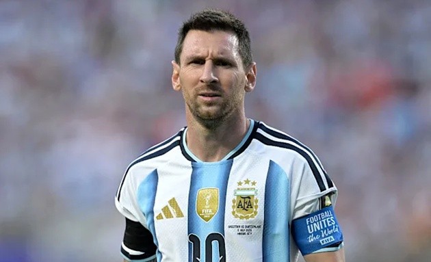 Joe Cole tin tuyển Anh sẽ bắt chết Messi. (Ảnh: sports.yahoo)