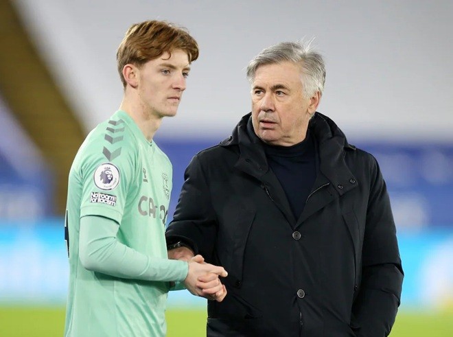 Carlo Ancelotti đánh giá cao sự cầu tiến của Gordon. Ảnh: Getty.