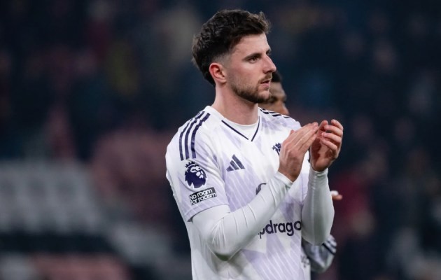 Mount chấp nhận đá tiền vệ phòng ngự là tin vui cho Carrick. Ảnh: Getty Images.