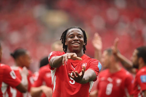 Manzambi chuẩn bị gia nhập Aston Villa.