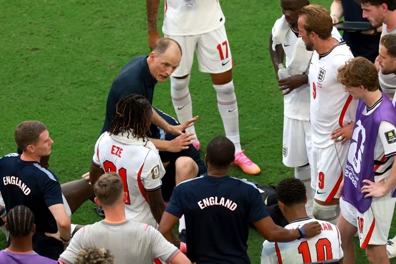 Những quyết định của HLV Thomas Tuchel có thể tàn nhẫn với Kobbie Mainoo nhưng đã giúp tuyển Anh tiến tới vòng bán kết. Ảnh: FIFA.com.