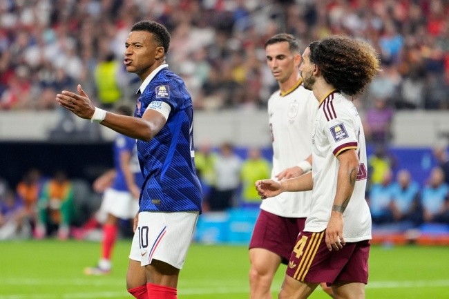 Mbappe bế tắc trước hàng thủ La Roja. Ảnh: Sky Sports.