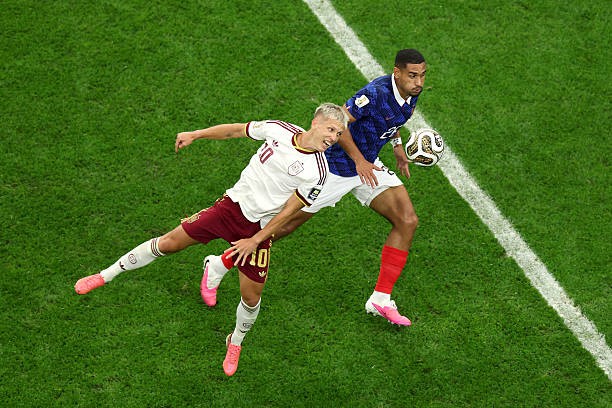 Dani Olmo (9/10): Chơi cực kỳ xuất sắc trong không gian hẹp khi vừa kéo bóng lên phía trước, vừa thể hiện những pha chạm bóng tinh tế trong thế quay lưng với khung thành đối phương, nổi bật nhất là đường kiến tạo cho bàn thắng thứ hai.