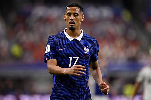 William Saliba (5.7): Dù khả năng triển khai bóng khá ổn định, anh đã không may phải rời sân sớm ngay từ phút 30 do gặp chấn thương. Ảnh: Getty Images