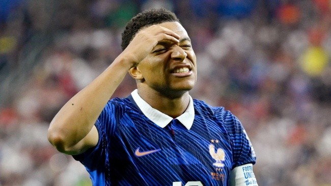 Mbappe bế tắc trước hàng thủ Tây Ban Nha. Ảnh: Sky Sports.