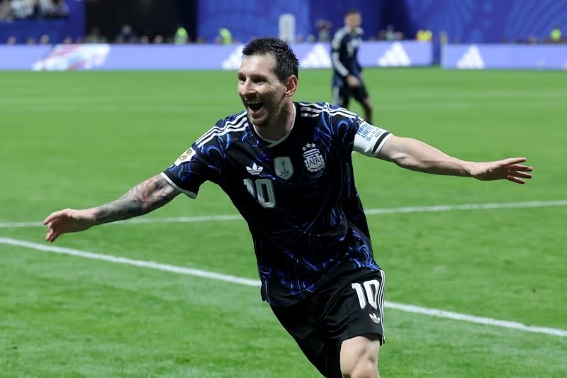 Lionel Messi tỏa sáng đưa Argentina vào chung kết World Cup 2026. Ảnh: FIFA.com.