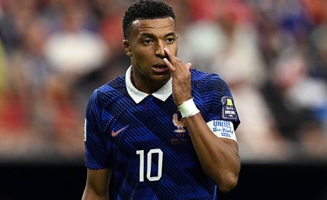 Mbappe mờ nhạt trong cuộc đấu Tây Ban Nha. Ảnh: Getty Images.