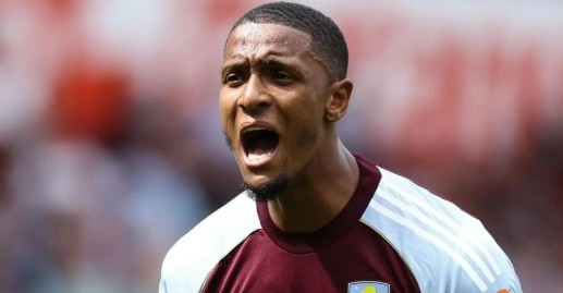 Arsenal đang để mắt đến Konsa. Ảnh: Getty Images.