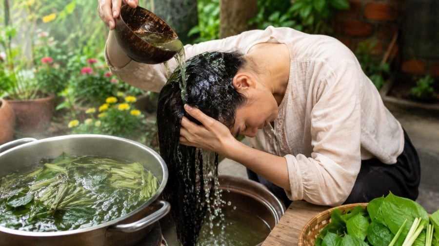 Gội đầu bằng nước lá giúp tóc mượt, giảm gàu