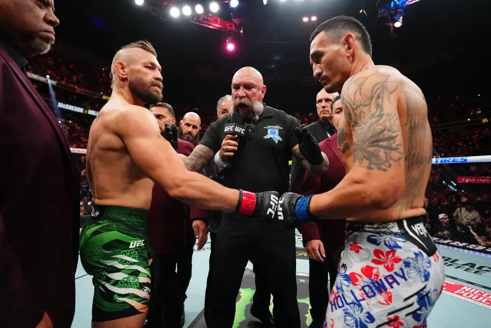 Conor McGregor và Max Holloway chạm găng tại UFC 329