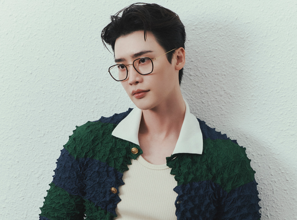 Lee Jong Suk nói về vai diễn mới; Lee Jae Wook nên duyên cùng Jo Bo Ah