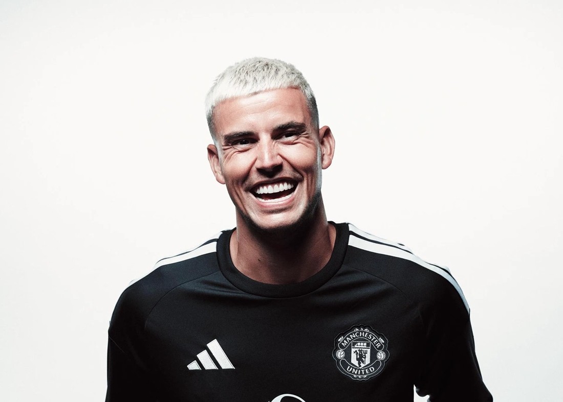 Karl Darlow chính thức gia nhập Man Utd. Ảnh: Manchester United FC.