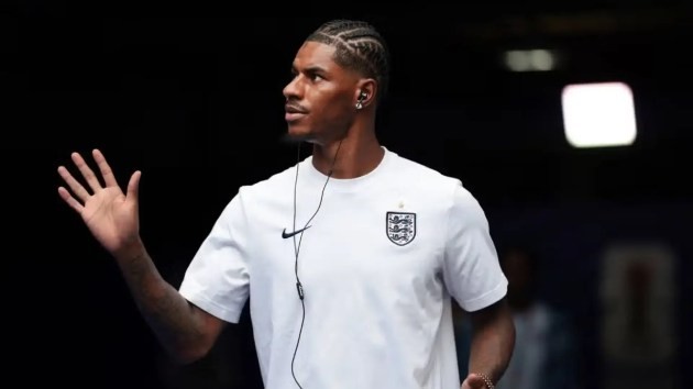 Rashford có khả năng tiếp tục khoác áo MU thay vì ra đi. Ảnh: Getty.