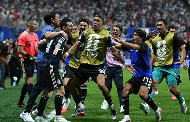 Argentina khiến nỗi đau của Tam sư thêm dài. Ảnh: Getty.
