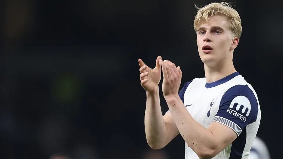 Lucas Bergvall có khả năng sẽ chia tay Tottenham hè này. Ảnh: Getty Images.