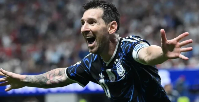Lionel Messi sẽ đem đến thử thách cho hàng thủ La Roja. Ảnh: Getty.