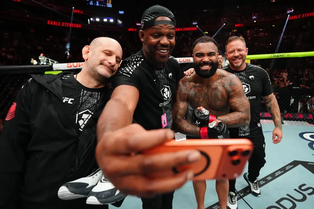 Gable Steveson ăn mừng tại UFC 329