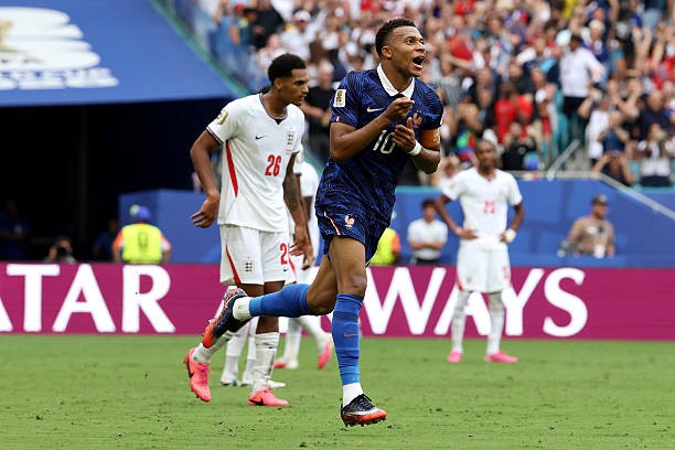 Cú đúp của Mbappe là không đủ cho Pháp ngược dòng. Ảnh: Getty Images.