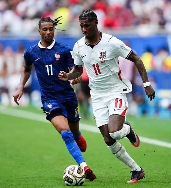 Dù không dẫn đến bàn thắng, những pha xử lý kỹ thuật của Rashford làm nổi bật sự tự tin và cảm hứng chơi bóng trong bối cảnh tuyển Anh có màn trình diễn tấn công đầy bùng nổ. Ảnh: Getty Images.